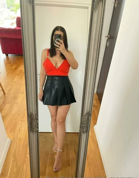 ella mommy model beautiful pictures