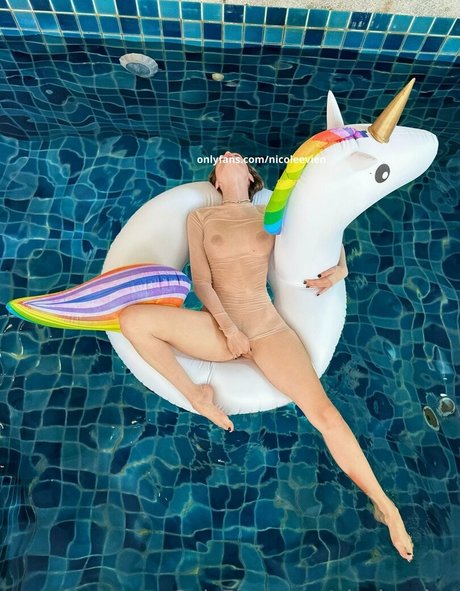 nicoleevien model beautiful img