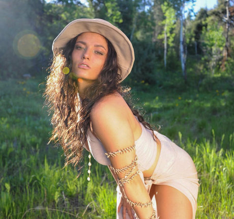 Jade Chynoweth hd model images