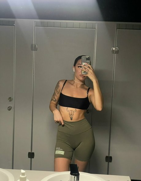 luxury lady model naked picture