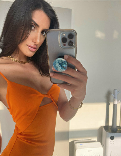 BodybyLorrie sex star photos