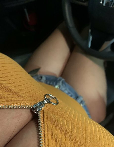 lailathebrat Quick model image