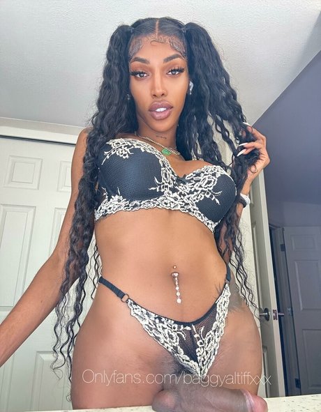 Baggyaltiffxxx art model img