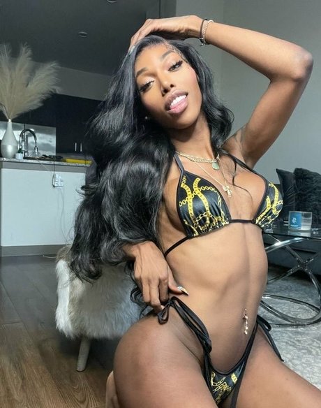 Baggyaltiffxxx model hd image