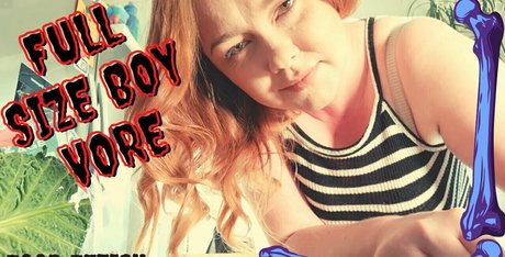 pocket mama model naked photos