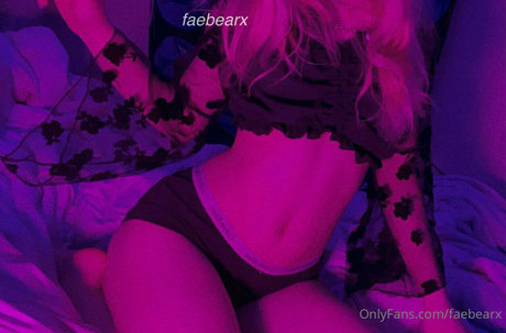 faebearx hot model photos
