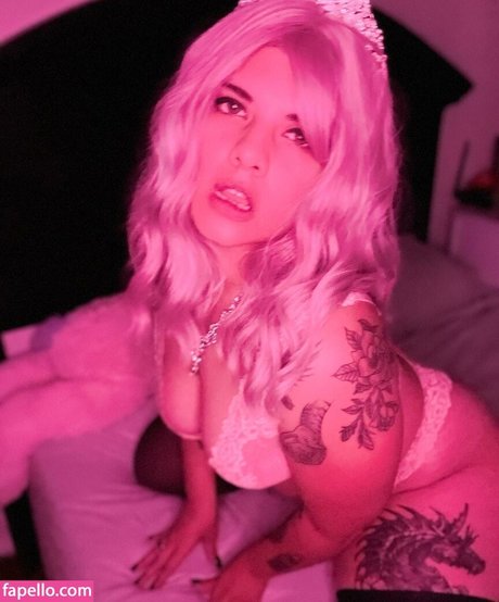 Soloarne sexy star photos