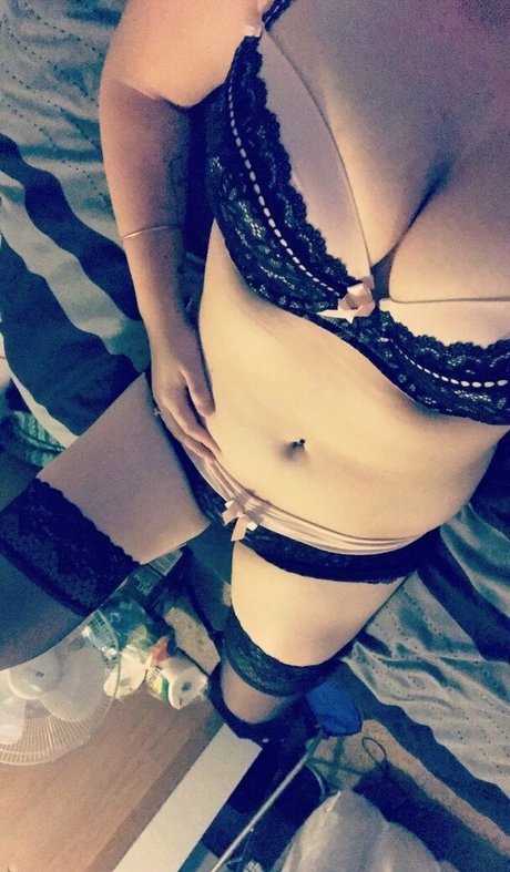 niabugs pretty pornstar gallery