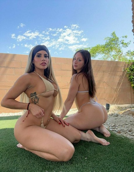 delaneyshort model perfect pic