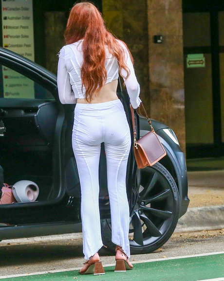 busty redhead onlyfans exclusive images