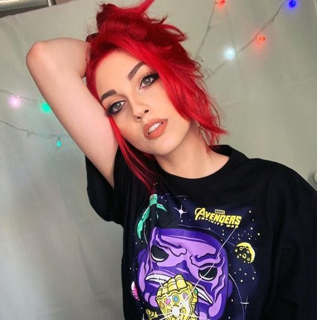 Mona Schon pornstar hd photos