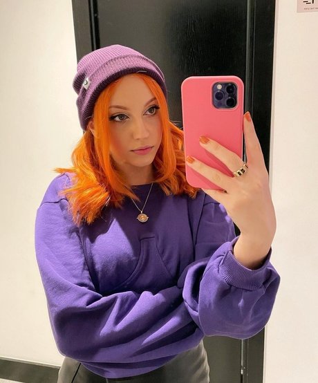 Mona Schon model sexy image