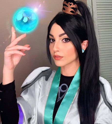 Mona Schon hot pornstar gallery