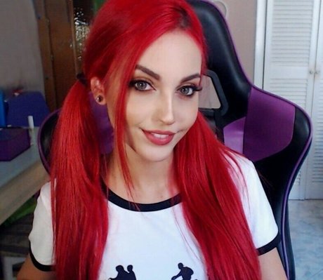 Mona Schon nude star image