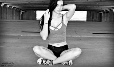 GiGi Dolan model photo