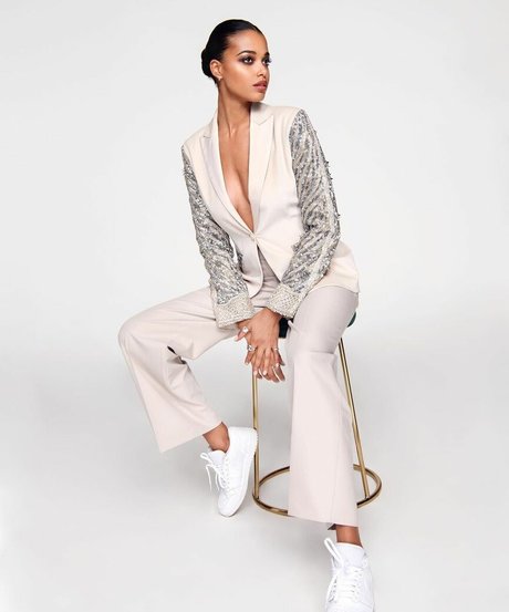 Ella Balinska sex model pics