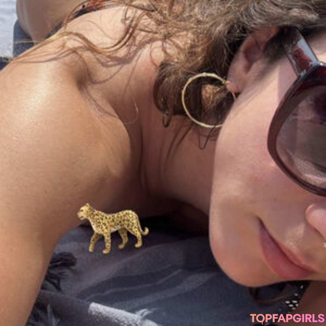 silvialikki hot star img