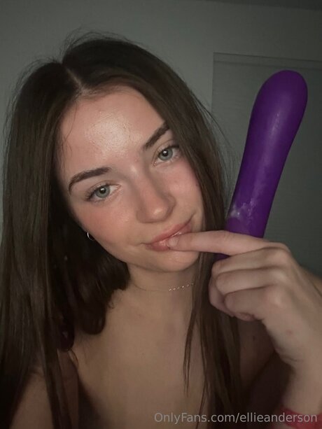 Ellieanderson xxx model photo