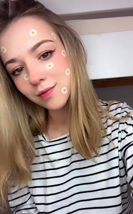 Emilylopez777 sex model pic