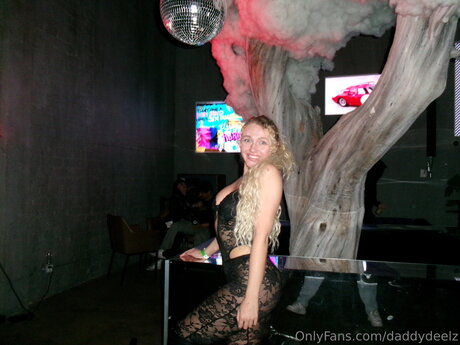 Daddydeelz pretty model img