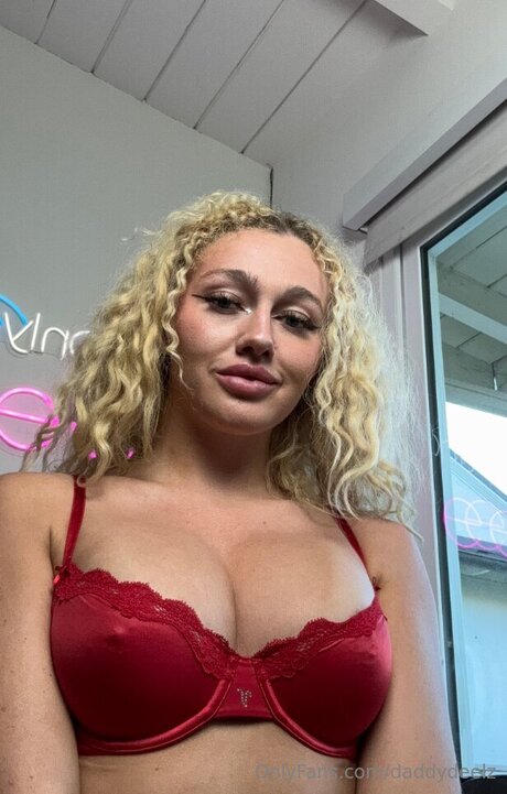 Daddydeelz beautiful model pictures