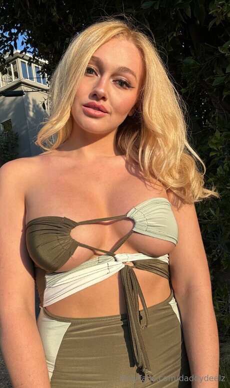 Daddydeelz nude model pics