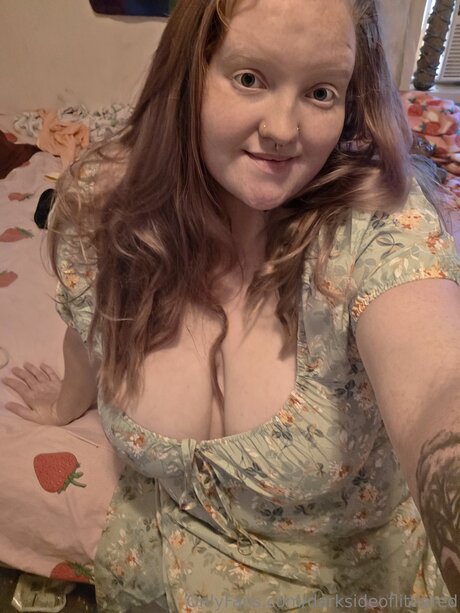 Darksideoflittlered star adult picture