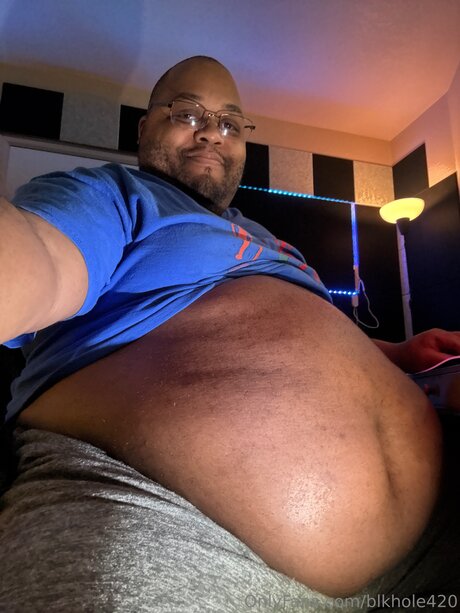 Blkhole420 star naked photo