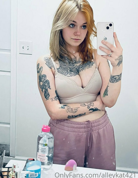 Alleykat nudes pornstar pics