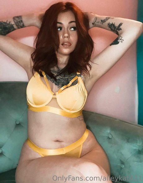 Alleykat model nude galleries