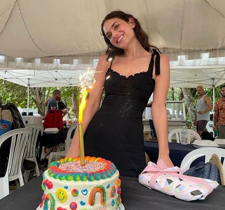 Odeya Rush adult star pictures