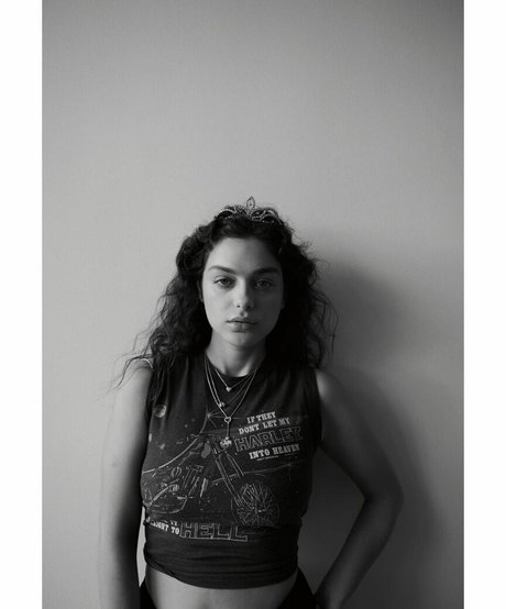 Odeya Rush xxx model photos