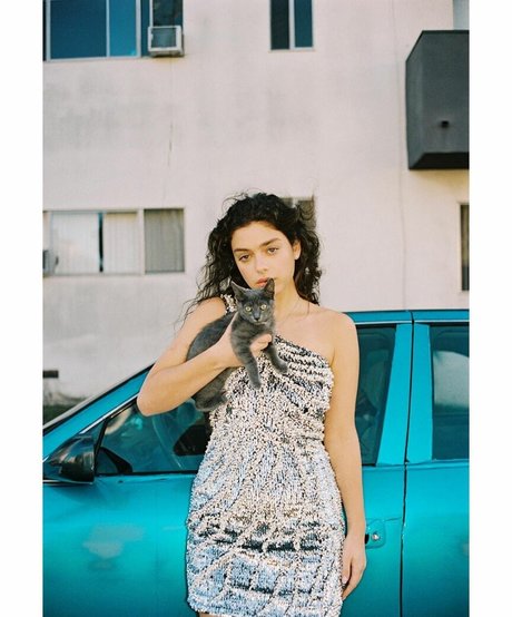 Odeya Rush art star pics