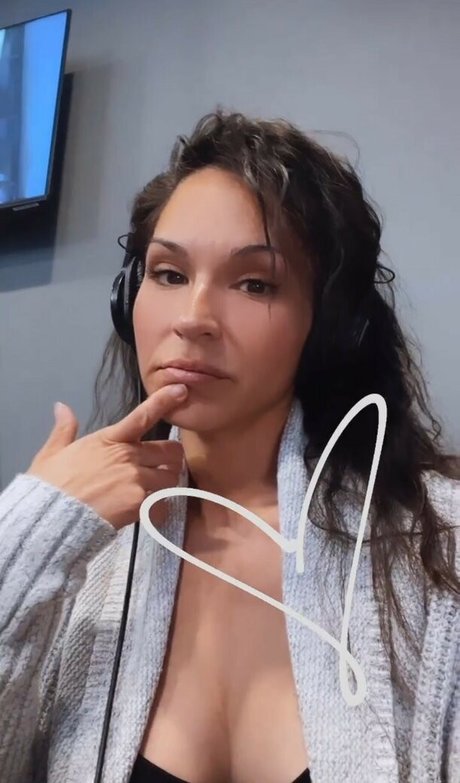 Lana Chairez perfect model image