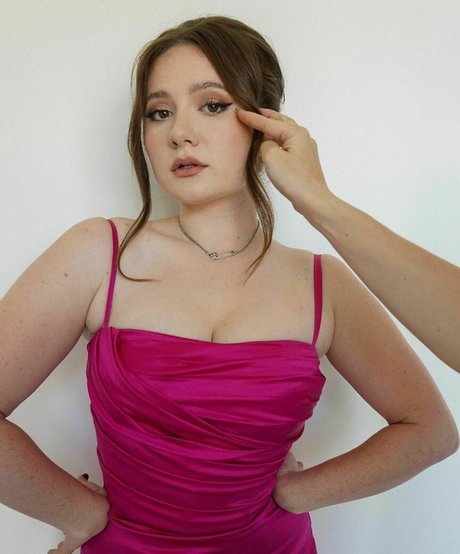 Emma Kenney nudes star picture
