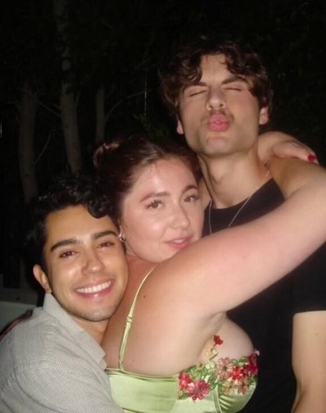 Emma Kenney hot star images