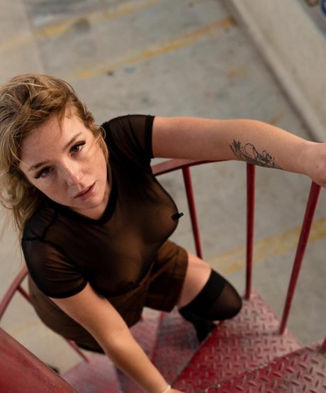 Lauren Brooks Quick model image