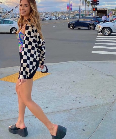 Buhnny nudes model galleries