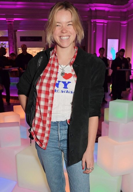 Milly Alcock sexy actress galleries