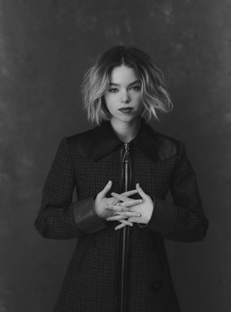 Milly Alcock star top archive