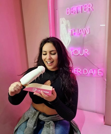 Angie Starling pretty actress pictures