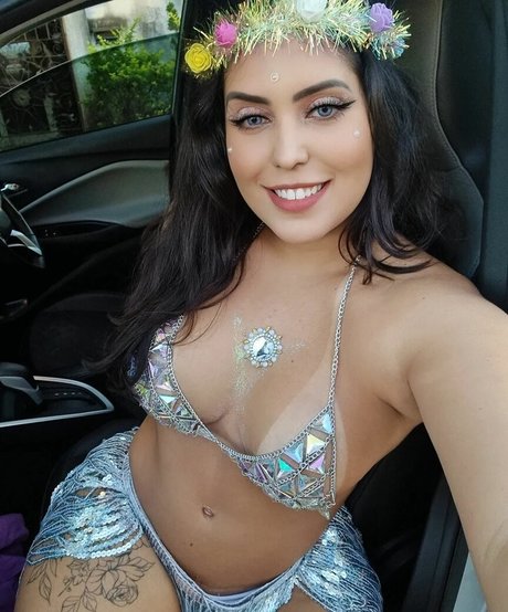 Angie Starling model art galleries