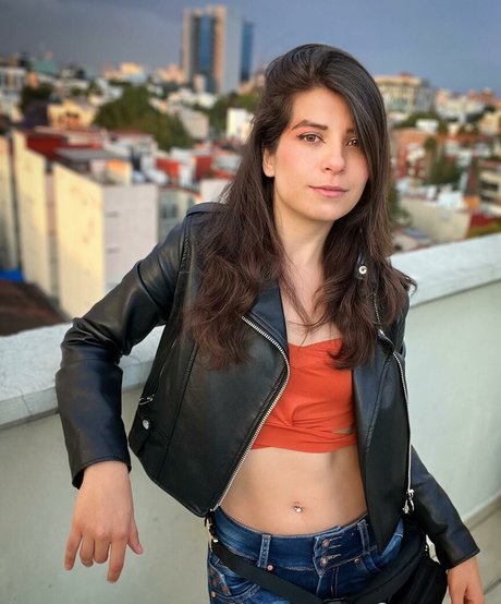 Minynaranja pornographic model picture