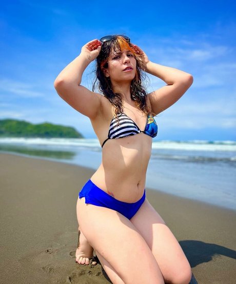 Minynaranja hot model image