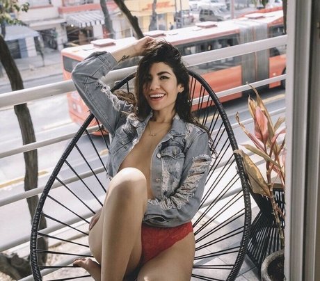 Maffi Curiel naked actress pic