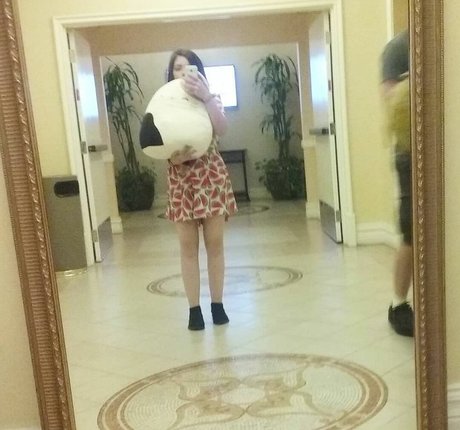 cowtail exclusive model pic