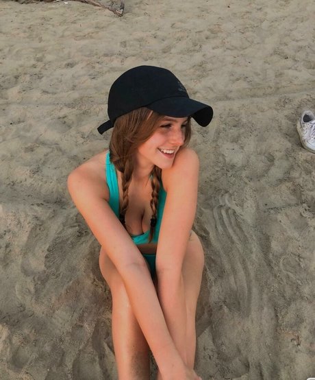 Bela S model nude galleries