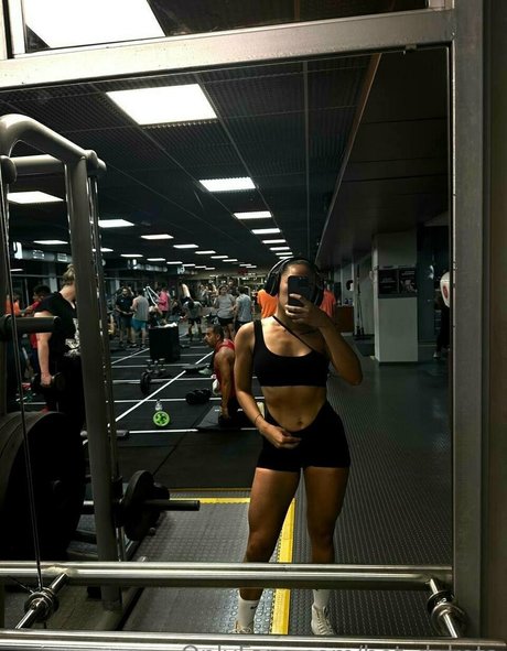 hot dakota hd actress photo