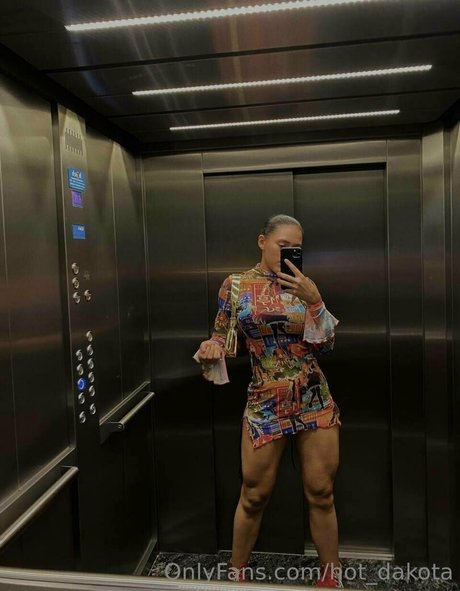 hot dakota model hd images