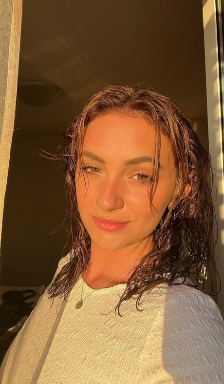 Rosie Bentham star naked photos